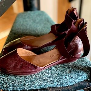 Gentle Souls Noa wedge / dark red leather / sz 7.5